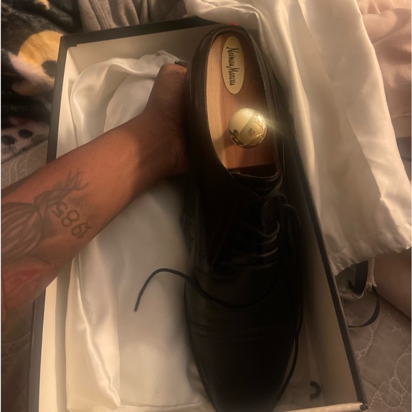 Men’s Gucci shoes,slightly used and in good condition - Picture 3 of 9